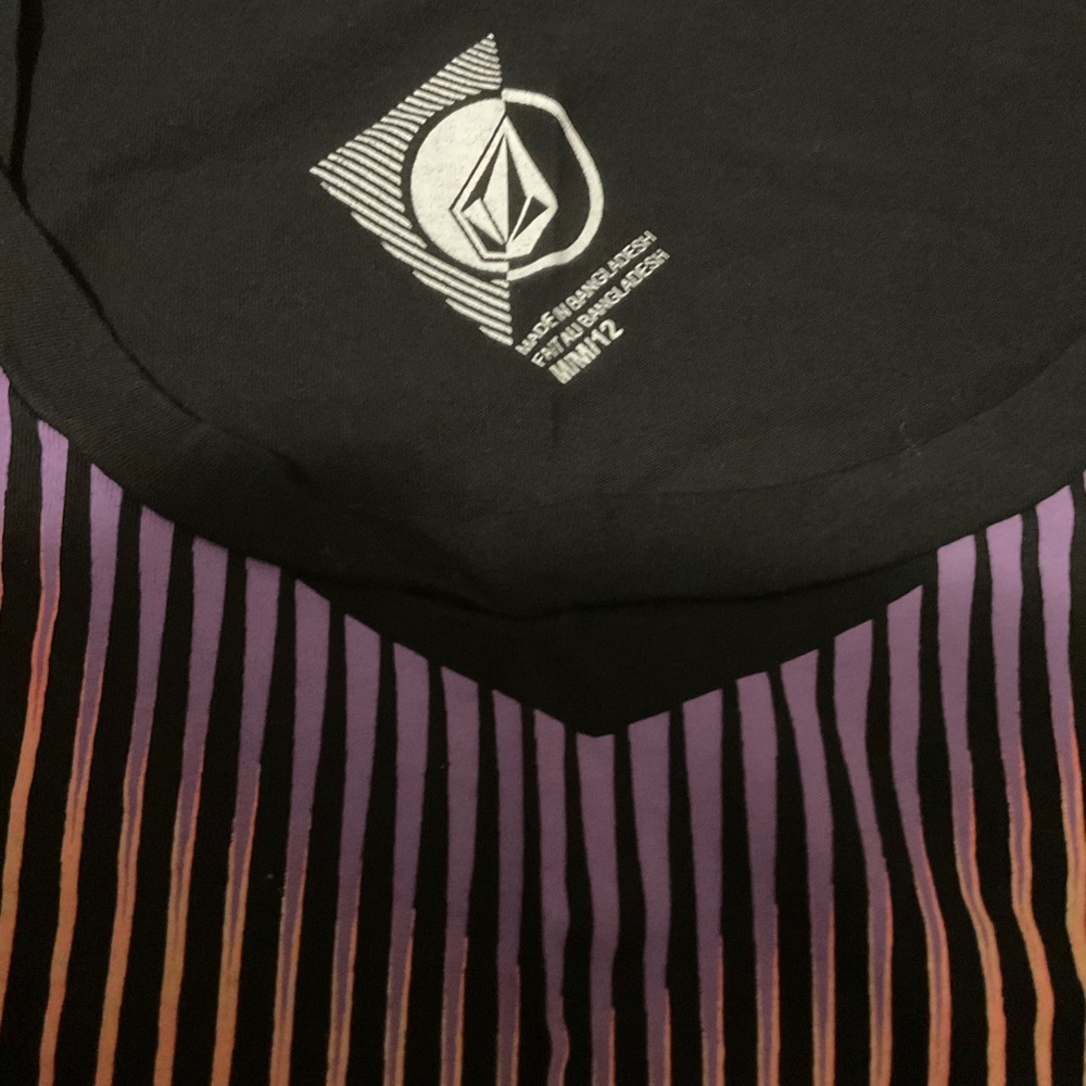 Volcom graphic tank top 🌟 2/$20 - Picture 3 of 5